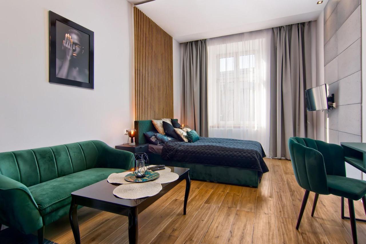 Apartament Czarny Z Jacuzzi คราคูฟ ภายนอก รูปภาพ